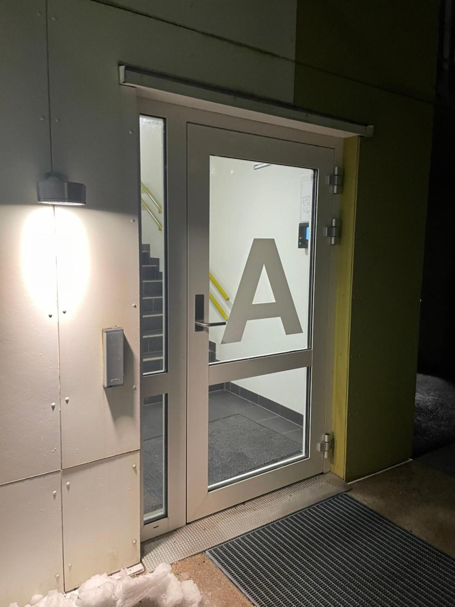 3 Sleeping Rooms For 82M2 Which Direct Traffic To Airport And City Center Берген Екстериор снимка